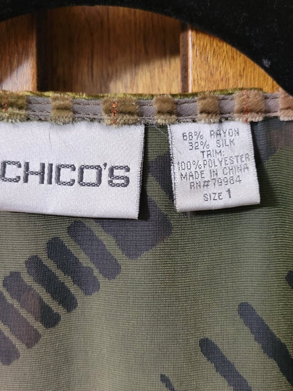 Chico’s Velvet Burnout Fly-Away Jacket Topper - Size 1 (8) - Picture 3 of 5